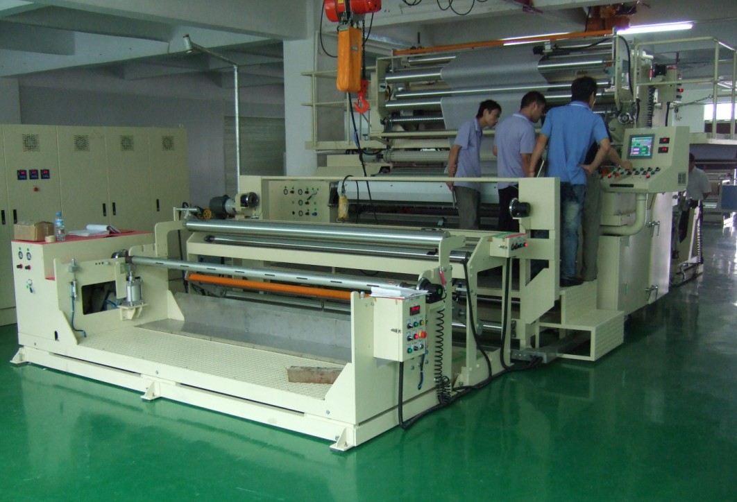 復(fù)合機(jī)機(jī)身輕便，不占用多余的空間