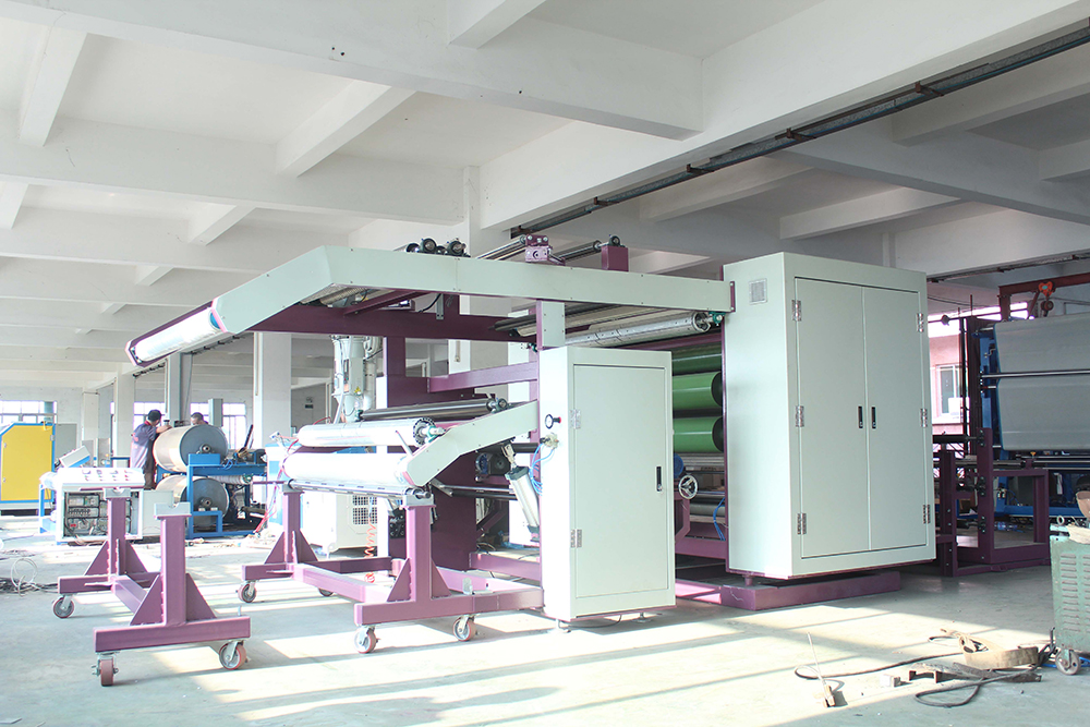 常見的熱熔膠復(fù)合機(jī)的生產(chǎn)工藝有哪些？